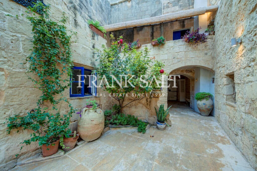 Gharghur, 3 Bedrooms Bedrooms, ,1 BathroomBathrooms,For Sale,FRSA-045721