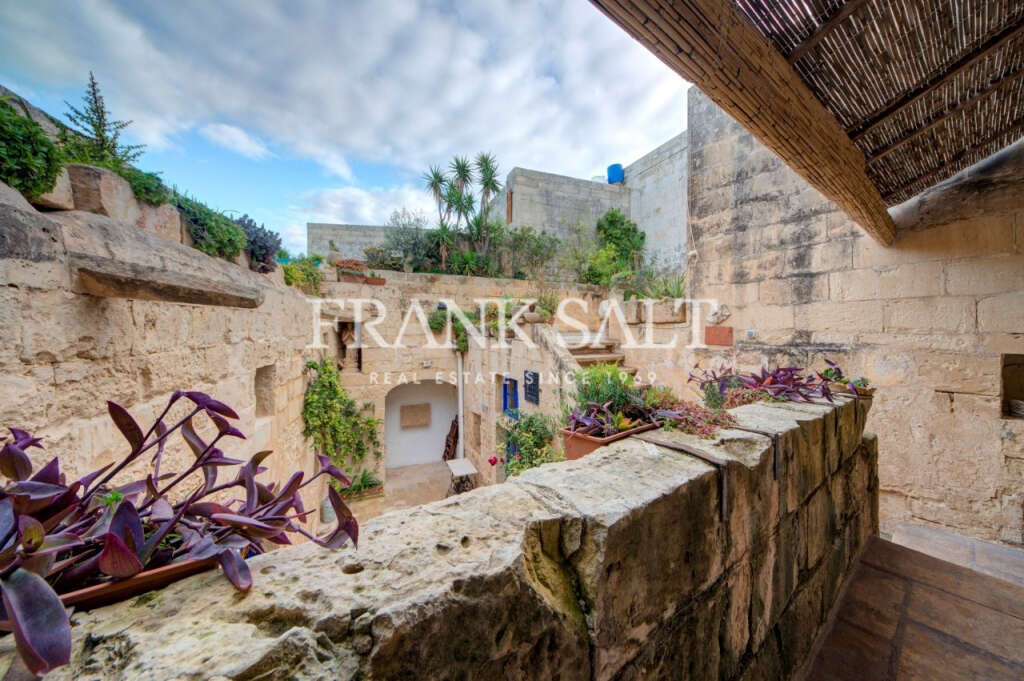 Gharghur, 3 Bedrooms Bedrooms, ,1 BathroomBathrooms,For Sale,FRSA-045721