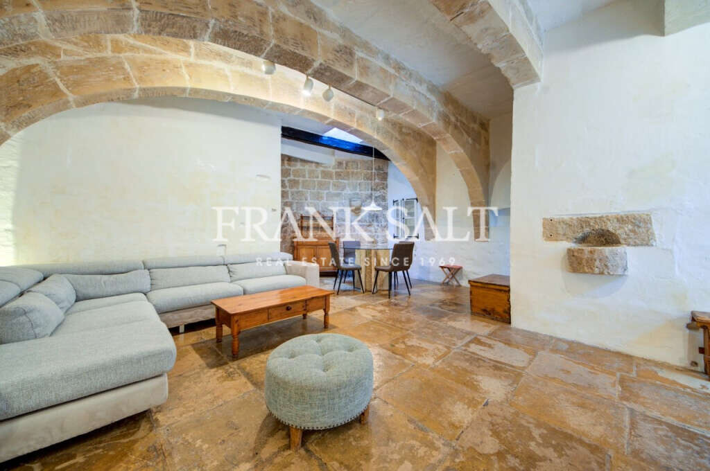 Gharghur, 3 Bedrooms Bedrooms, ,1 BathroomBathrooms,For Sale,FRSA-045721