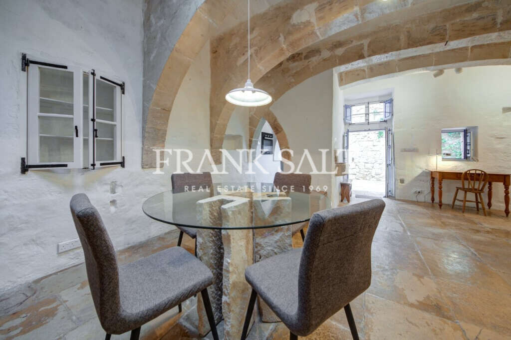 Gharghur, 3 Bedrooms Bedrooms, ,1 BathroomBathrooms,For Sale,FRSA-045721