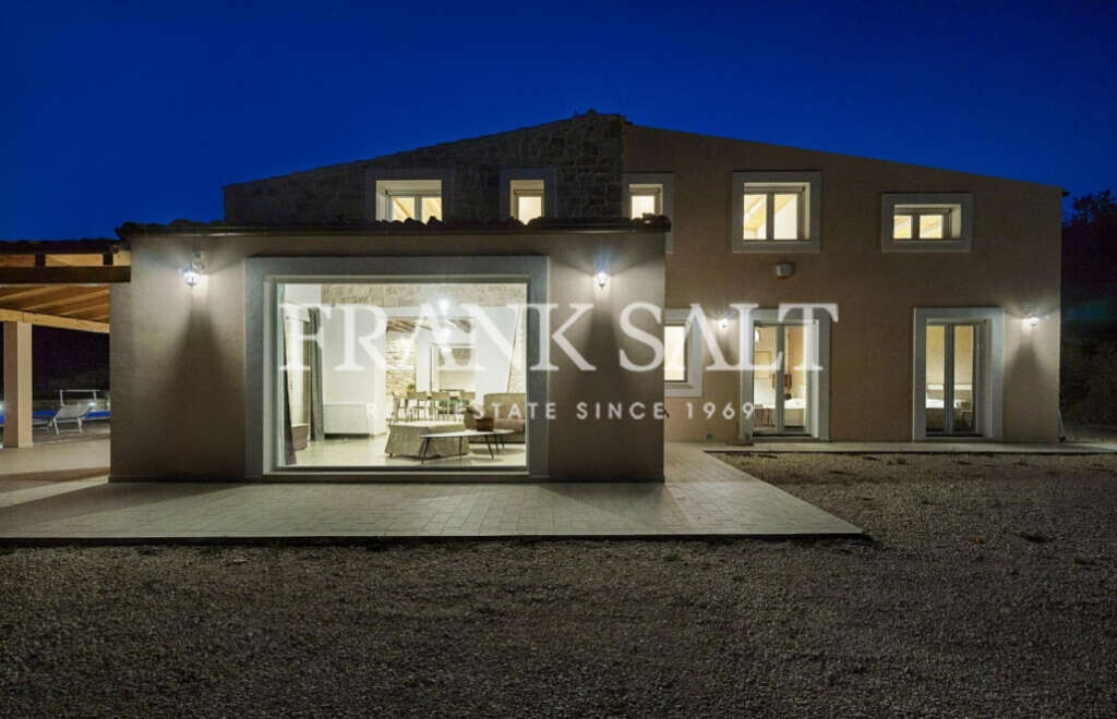 Sicily, Ragusa, 6 Bedrooms Bedrooms, ,4 BathroomsBathrooms,For Sale,FRSA-917128