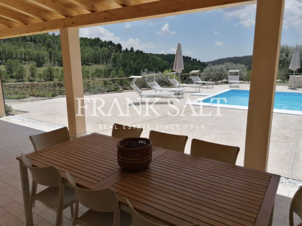 Sicily, Ragusa, 6 Bedrooms Bedrooms, ,4 BathroomsBathrooms,For Sale,FRSA-917128