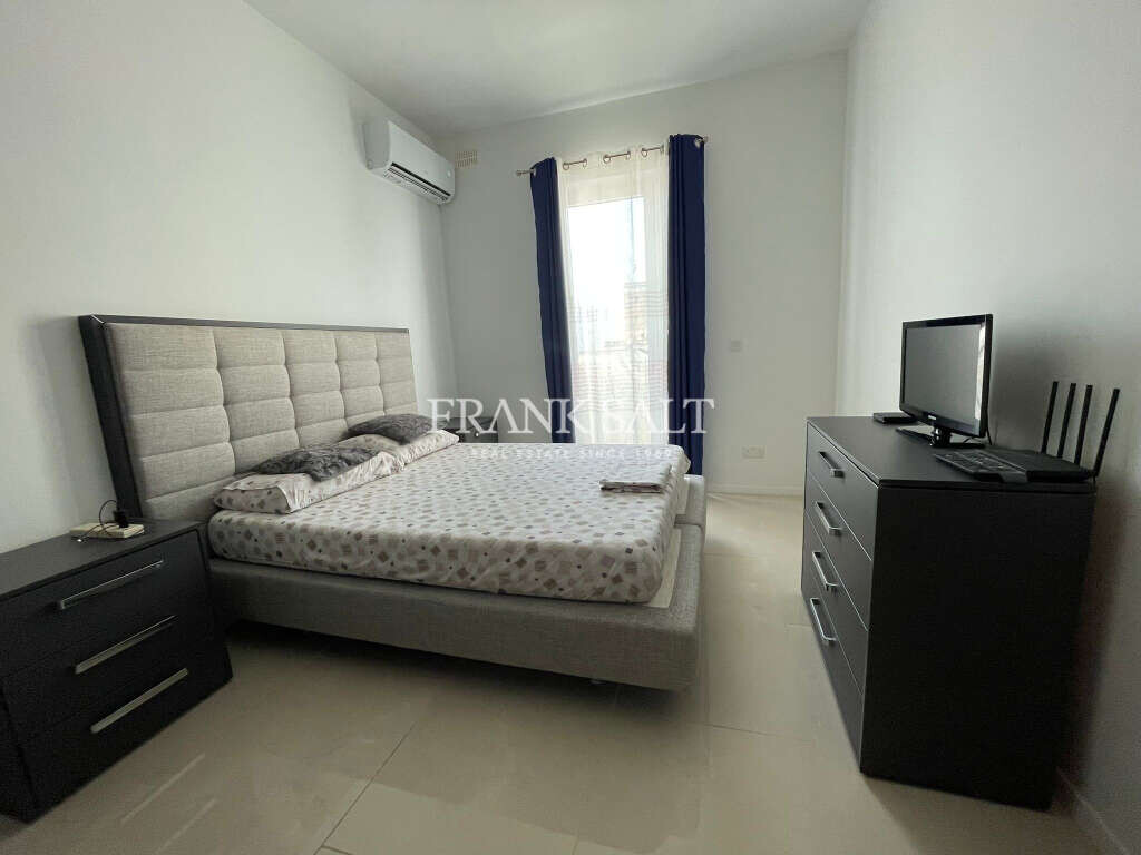 Qawra, 2 Bedrooms Bedrooms, ,1 BathroomBathrooms,For Sale,FRSA-621139