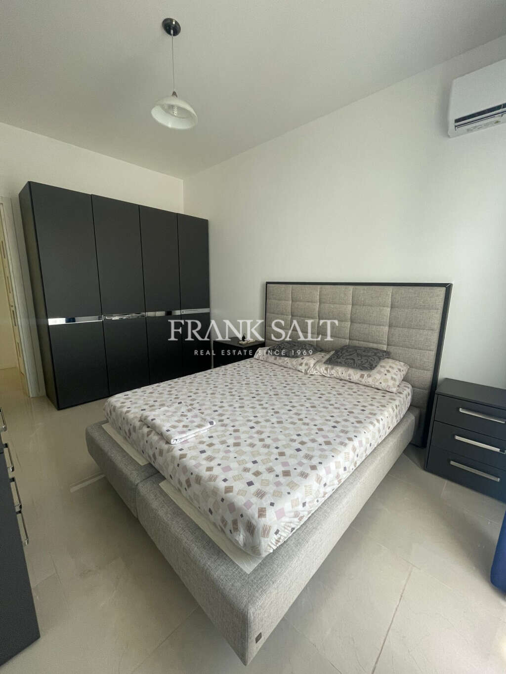 Qawra, 2 Bedrooms Bedrooms, ,1 BathroomBathrooms,For Sale,FRSA-621139