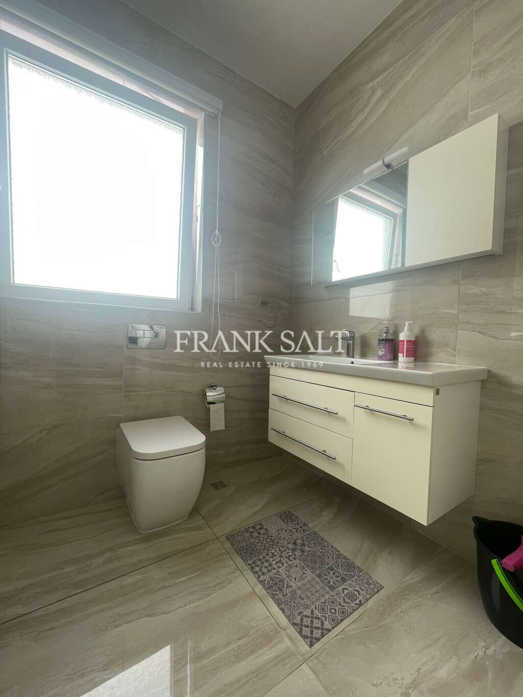 Qawra, 2 Bedrooms Bedrooms, ,1 BathroomBathrooms,For Sale,FRSA-621139