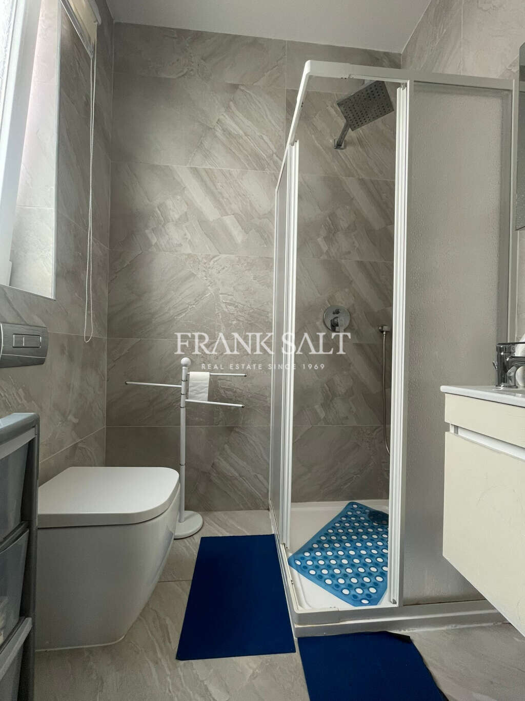 Qawra, 2 Bedrooms Bedrooms, ,1 BathroomBathrooms,For Sale,FRSA-621139