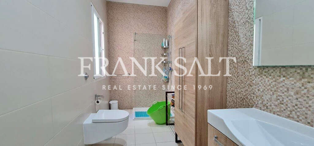 Santa Venera, 4 Bedrooms Bedrooms, ,For Sale,FRSA-511969