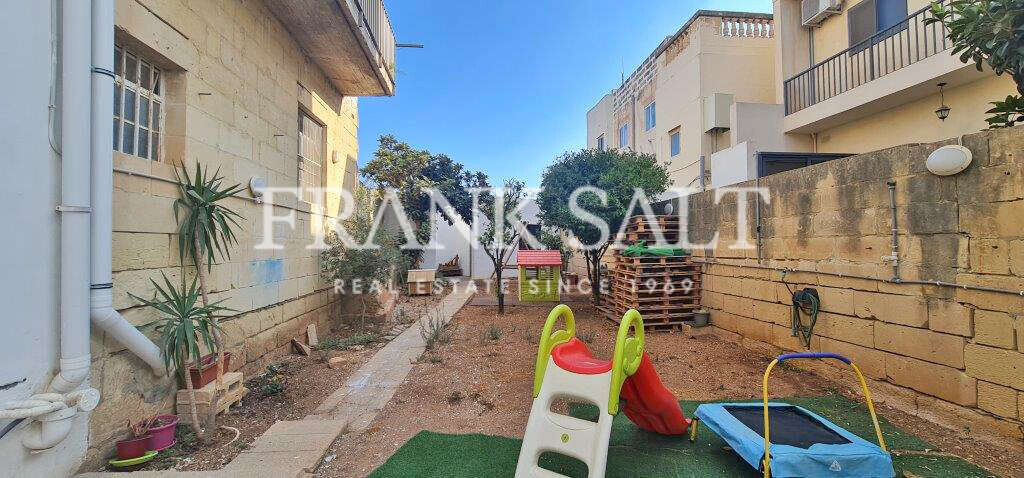 Santa Venera, 4 Bedrooms Bedrooms, ,For Sale,FRSA-511969