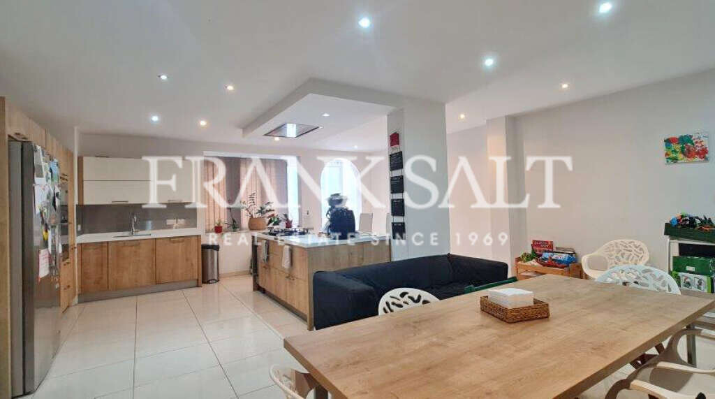 Santa Venera, 4 Bedrooms Bedrooms, ,For Sale,FRSA-511969