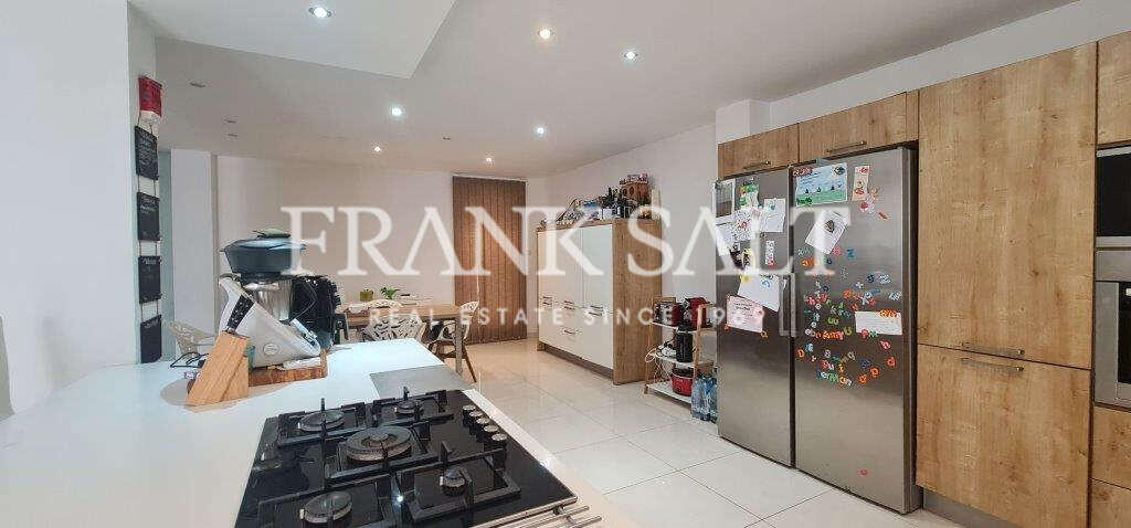 Santa Venera, 4 Bedrooms Bedrooms, ,For Sale,FRSA-511969