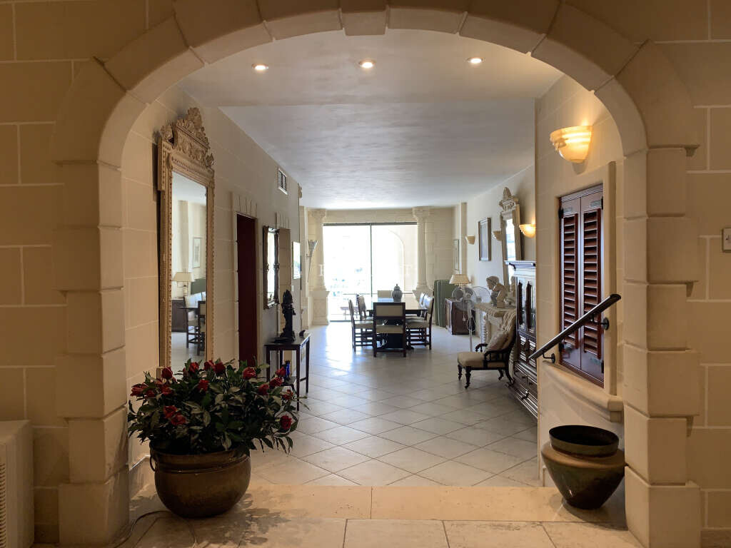 Portomaso, 2 Bedrooms Bedrooms, ,2 BathroomsBathrooms,For Sale,FRSA-355307