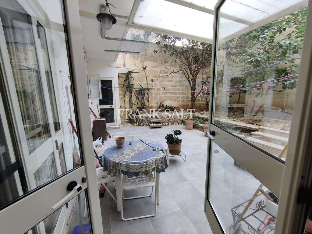 Sliema, 3 Bedrooms Bedrooms, ,For Sale,FRSA-323494