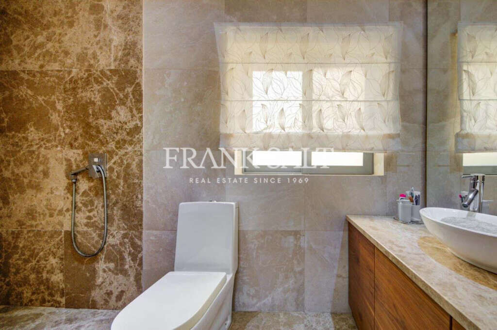 Zabbar, 3 Bedrooms Bedrooms, ,3 BathroomsBathrooms,For Sale,FRSA-752864