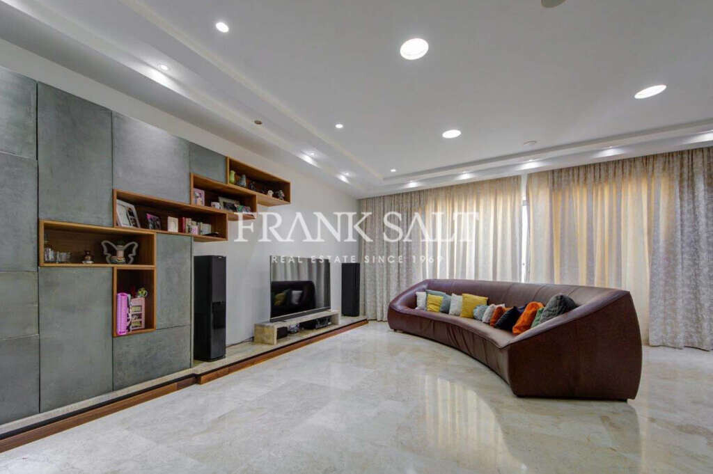 Zabbar, 3 Bedrooms Bedrooms, ,3 BathroomsBathrooms,For Sale,FRSA-752864