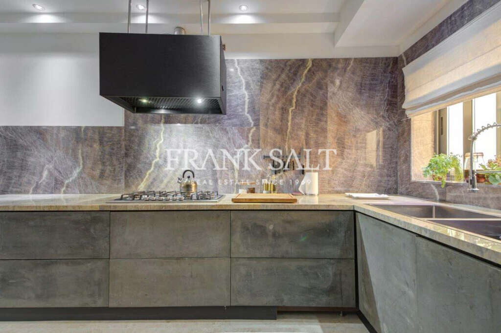 Zabbar, 3 Bedrooms Bedrooms, ,3 BathroomsBathrooms,For Sale,FRSA-752864