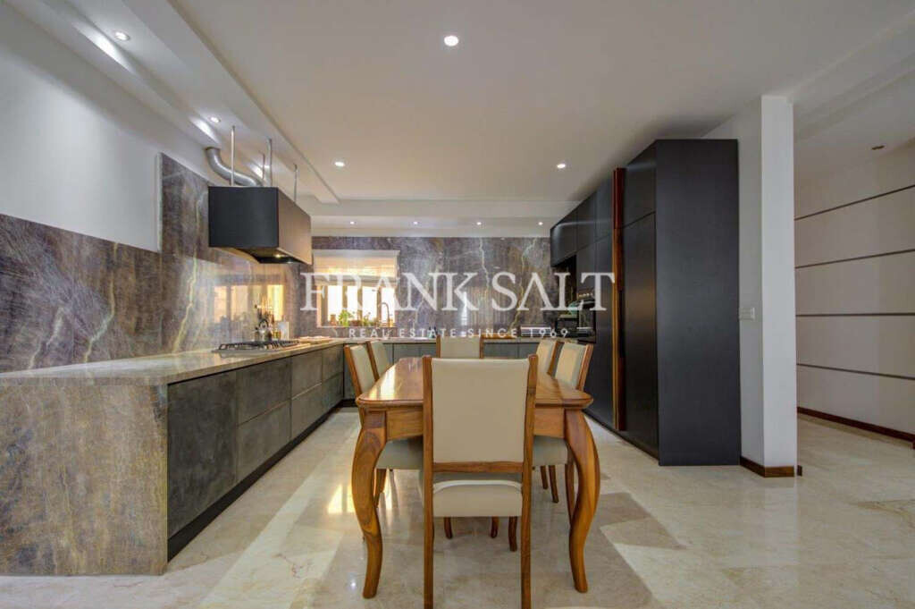 Zabbar, 3 Bedrooms Bedrooms, ,3 BathroomsBathrooms,For Sale,FRSA-752864