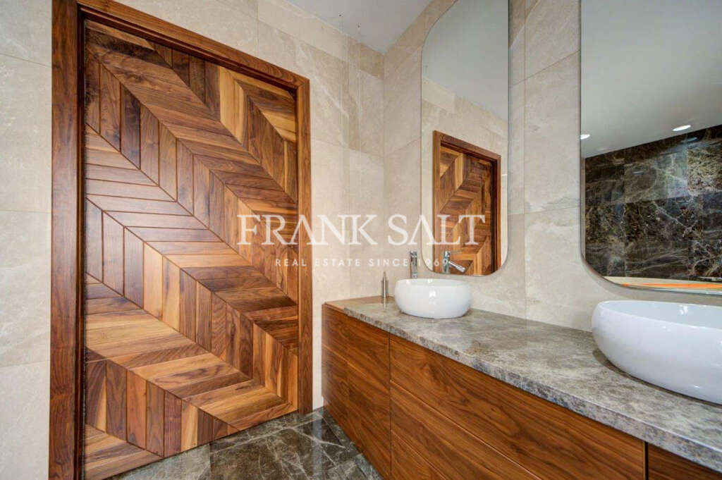 Zabbar, 3 Bedrooms Bedrooms, ,3 BathroomsBathrooms,For Sale,FRSA-752864