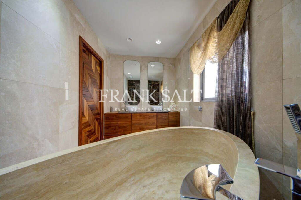 Zabbar, 3 Bedrooms Bedrooms, ,3 BathroomsBathrooms,For Sale,FRSA-752864