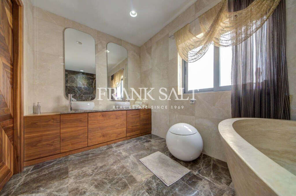 Zabbar, 3 Bedrooms Bedrooms, ,3 BathroomsBathrooms,For Sale,FRSA-752864