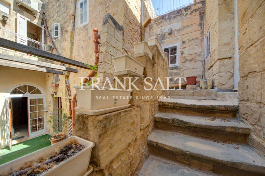 Birkirkara, 3 Bedrooms Bedrooms, ,3 BathroomsBathrooms,For Sale,FRSA-045865