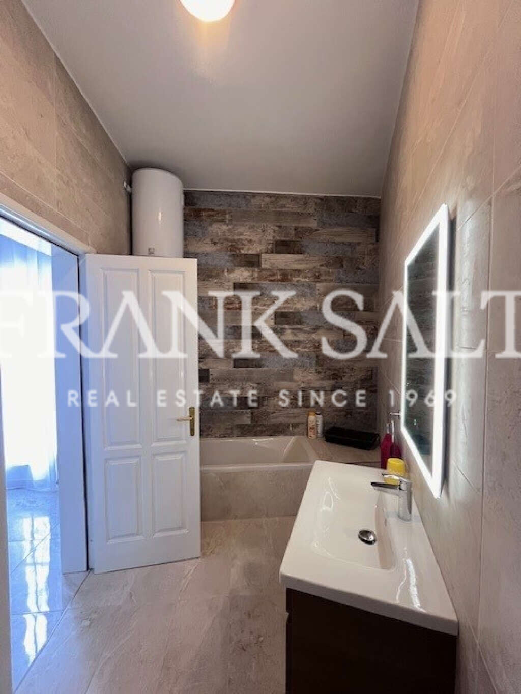 Xewkija, Gozo, 6 Bedrooms Bedrooms, ,2 BathroomsBathrooms,For Sale,FRSA-116879