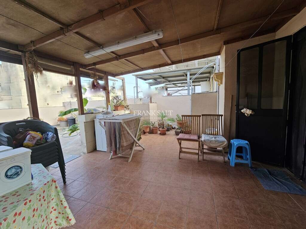 Tarxien, 3 Bedrooms Bedrooms, ,2 BathroomsBathrooms,For Sale,FRSA-427674