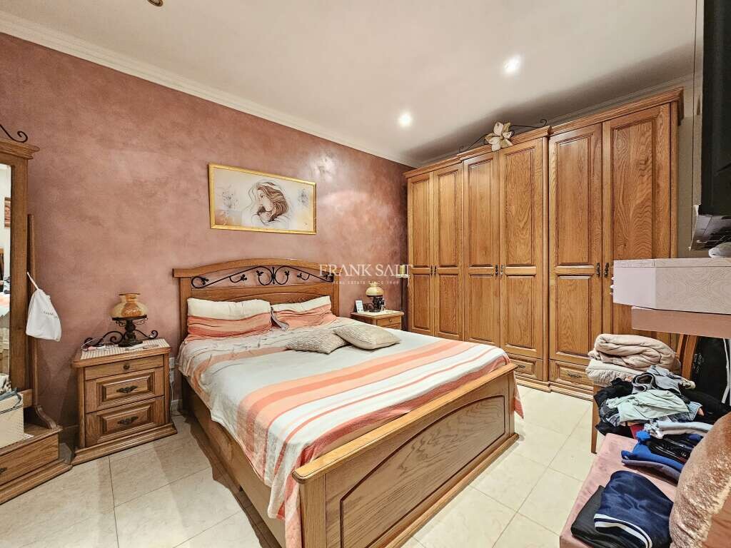 Tarxien, 3 Bedrooms Bedrooms, ,2 BathroomsBathrooms,For Sale,FRSA-427674