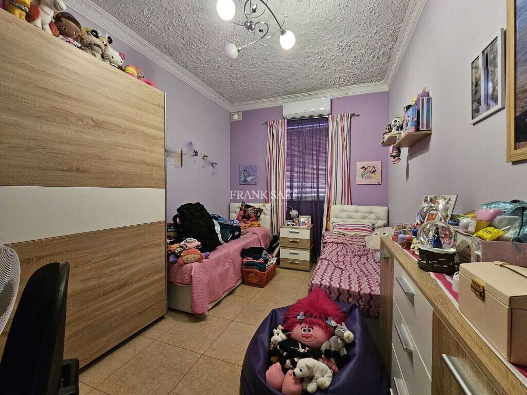 Tarxien, 3 Bedrooms Bedrooms, ,2 BathroomsBathrooms,For Sale,FRSA-427674