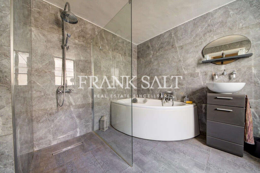 Dingli, 3 Bedrooms Bedrooms, ,1 BathroomBathrooms,For Sale,FRSA-715236