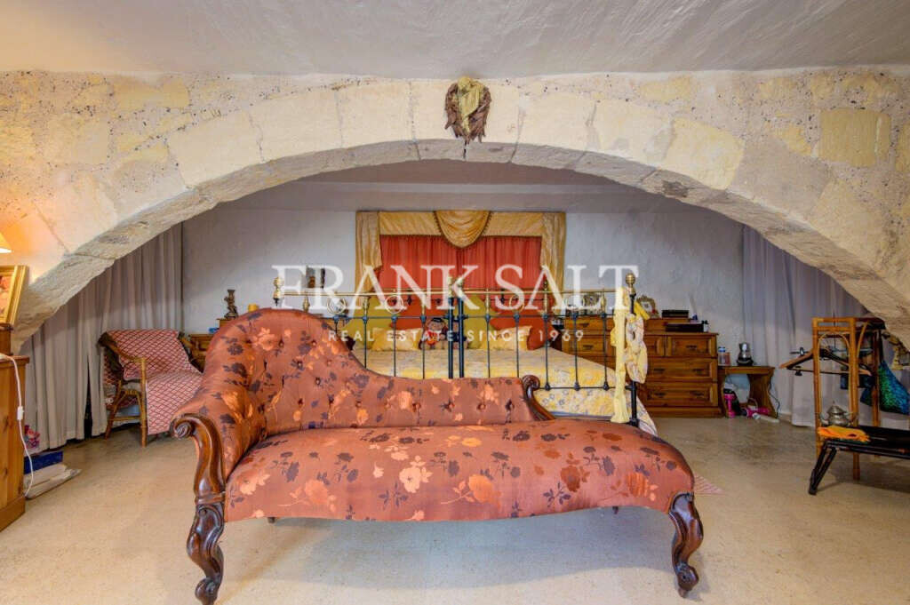 Dingli, 3 Bedrooms Bedrooms, ,1 BathroomBathrooms,For Sale,FRSA-715236