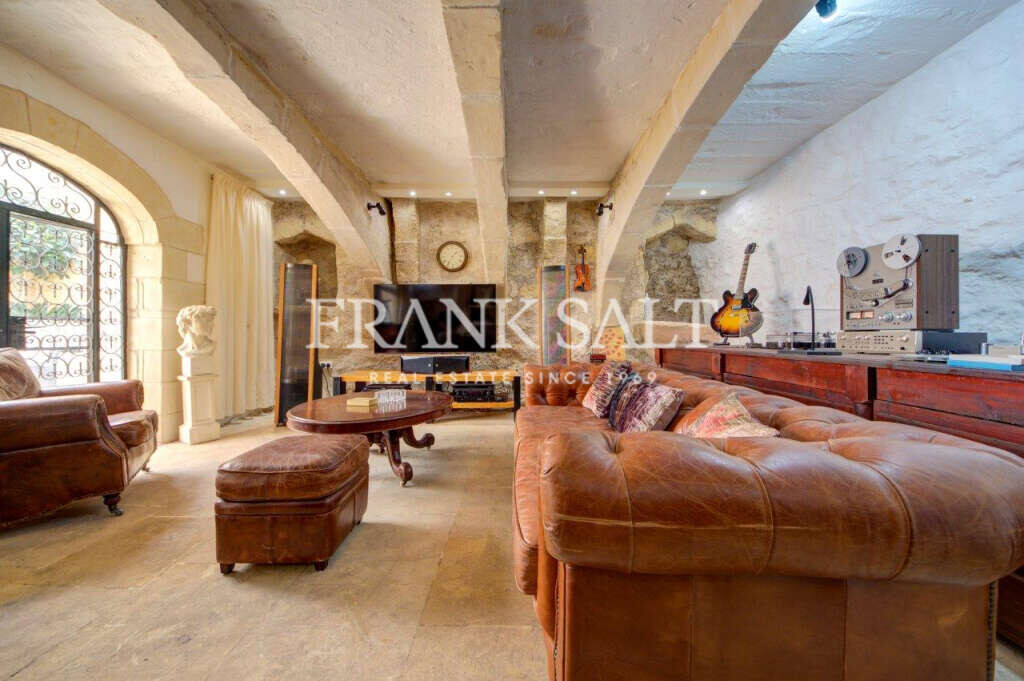 Dingli, 3 Bedrooms Bedrooms, ,1 BathroomBathrooms,For Sale,FRSA-715236