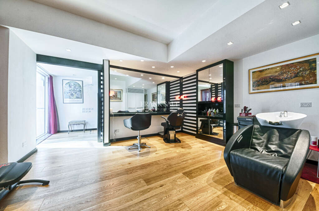 Madliena, 3 Bedrooms Bedrooms, ,2 BathroomsBathrooms,For Sale,FRSA-038132