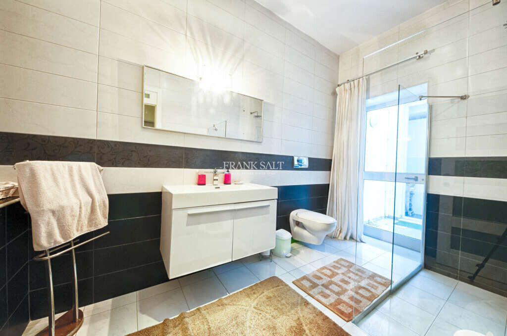 Madliena, 3 Bedrooms Bedrooms, ,2 BathroomsBathrooms,For Sale,FRSA-038132