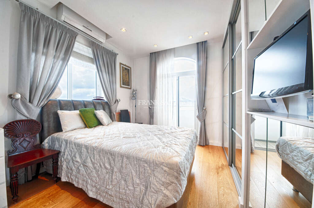 Madliena, 3 Bedrooms Bedrooms, ,2 BathroomsBathrooms,For Sale,FRSA-038132