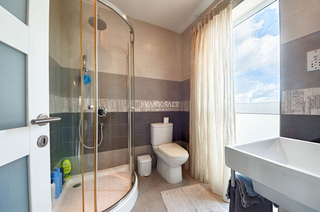 Madliena, 3 Bedrooms Bedrooms, ,2 BathroomsBathrooms,For Sale,FRSA-038132