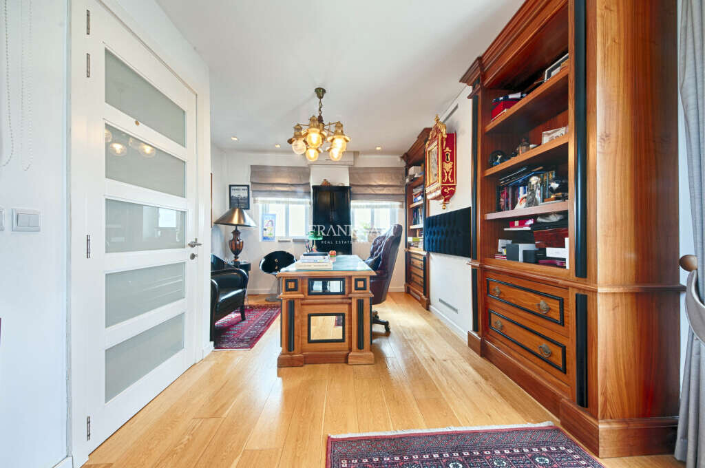 Madliena, 3 Bedrooms Bedrooms, ,2 BathroomsBathrooms,For Sale,FRSA-038132