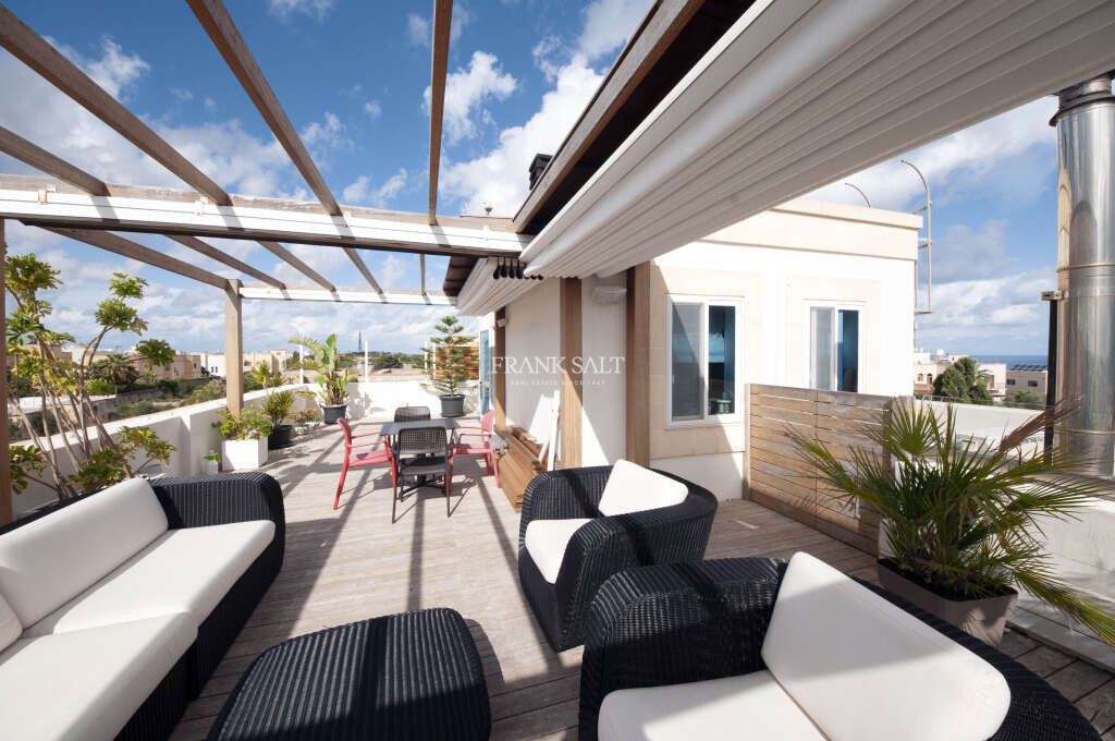 Madliena, 3 Bedrooms Bedrooms, ,2 BathroomsBathrooms,For Sale,FRSA-038132