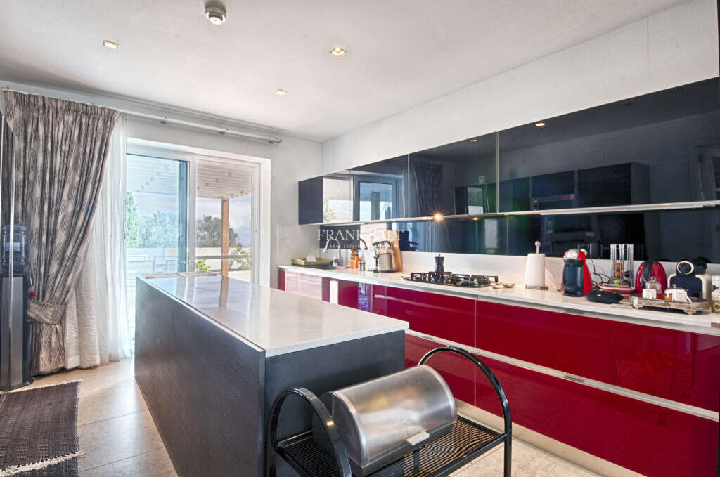 Madliena, 3 Bedrooms Bedrooms, ,2 BathroomsBathrooms,For Sale,FRSA-038132