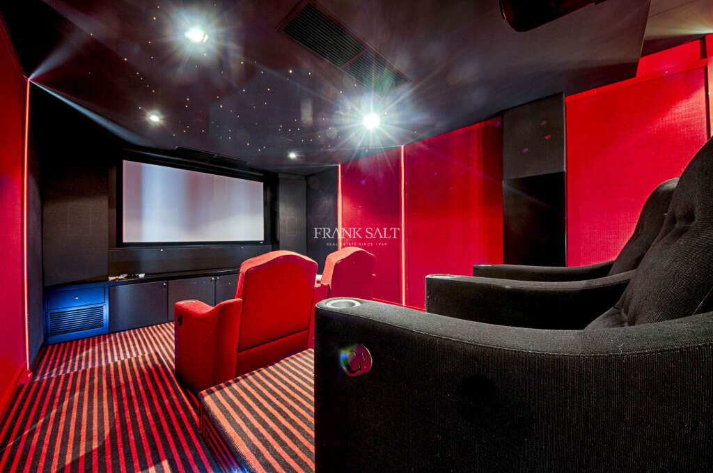 Madliena, 3 Bedrooms Bedrooms, ,2 BathroomsBathrooms,For Sale,FRSA-038132