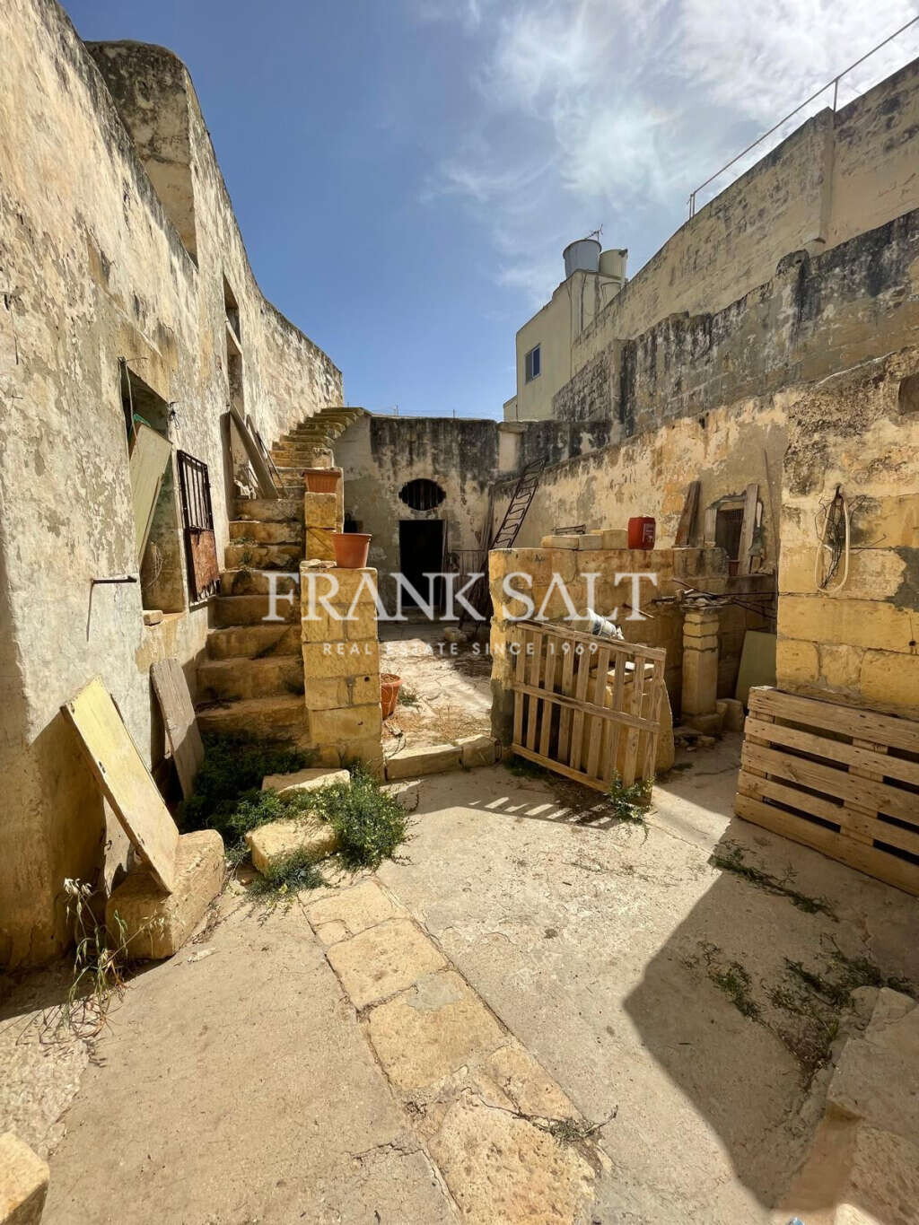 Zebbug, 3 Bedrooms Bedrooms, ,1 BathroomBathrooms,For Sale,FRSA-621046