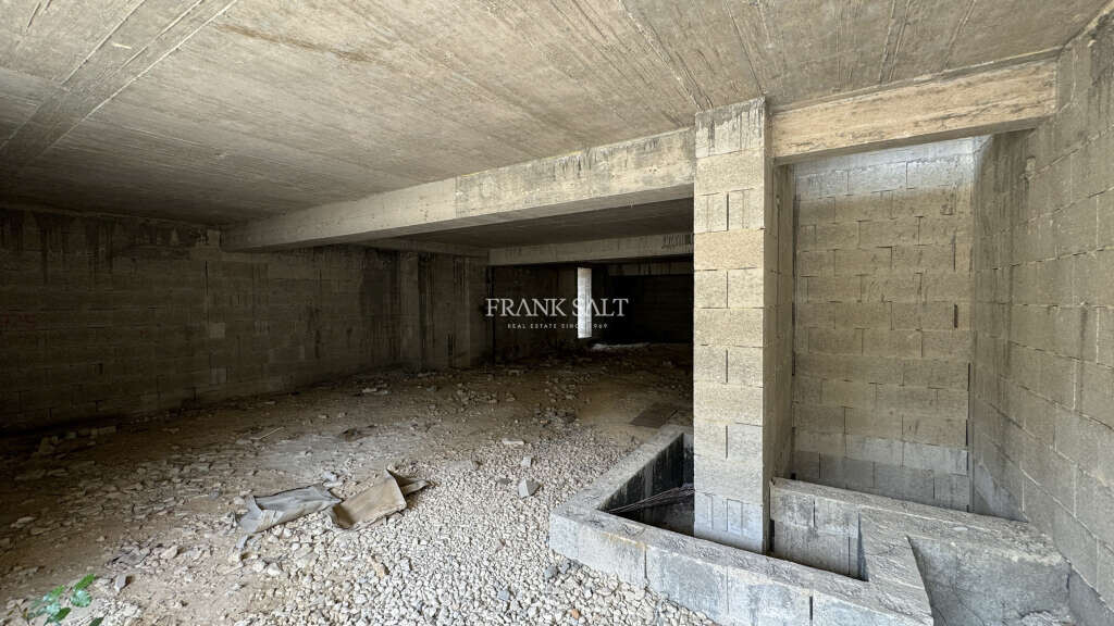 Madliena, 4 Bedrooms Bedrooms, ,1 BathroomBathrooms,For Sale,FRSA-045733