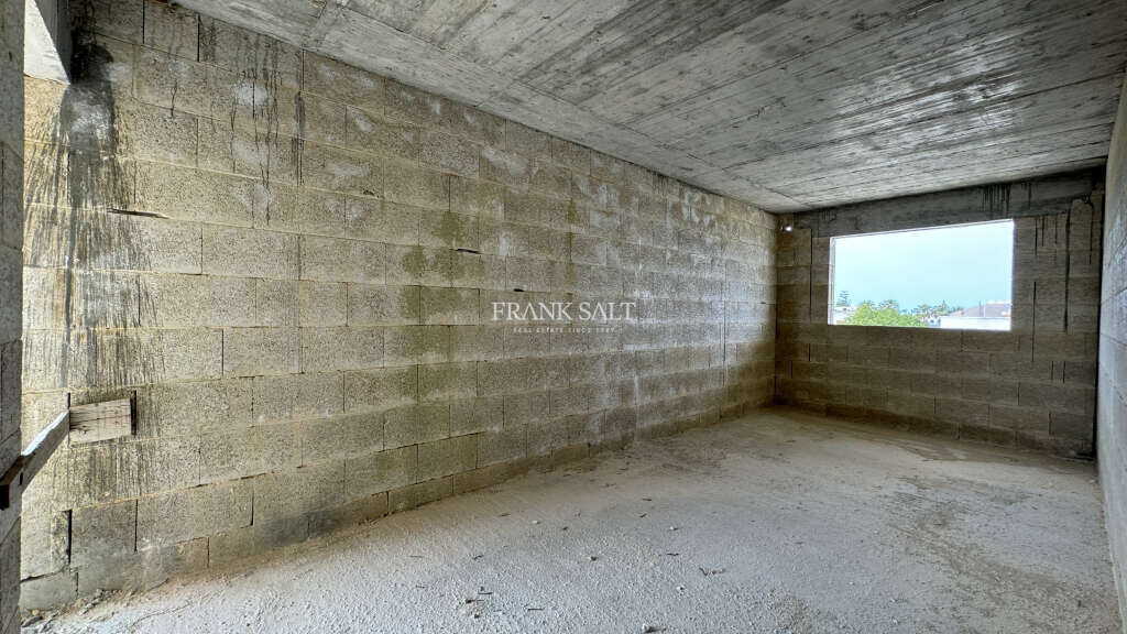 Madliena, 4 Bedrooms Bedrooms, ,1 BathroomBathrooms,For Sale,FRSA-045733