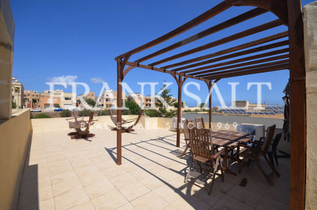 Pembroke, 3 Bedrooms Bedrooms, ,1 BathroomBathrooms,For Sale,FRSA-813902