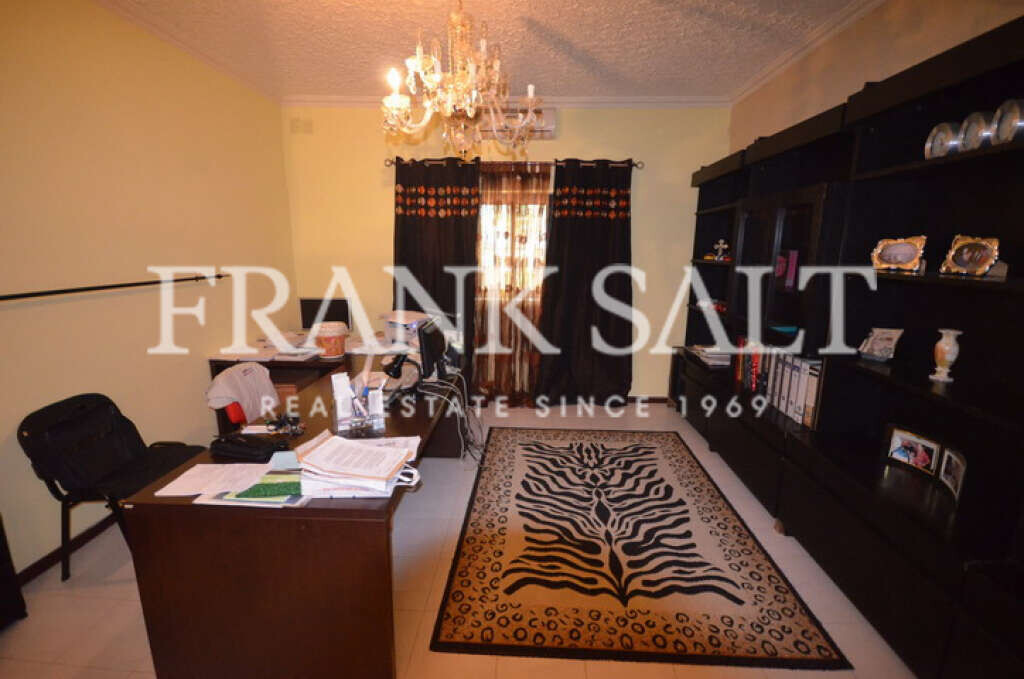 Pembroke, 3 Bedrooms Bedrooms, ,1 BathroomBathrooms,For Sale,FRSA-813902