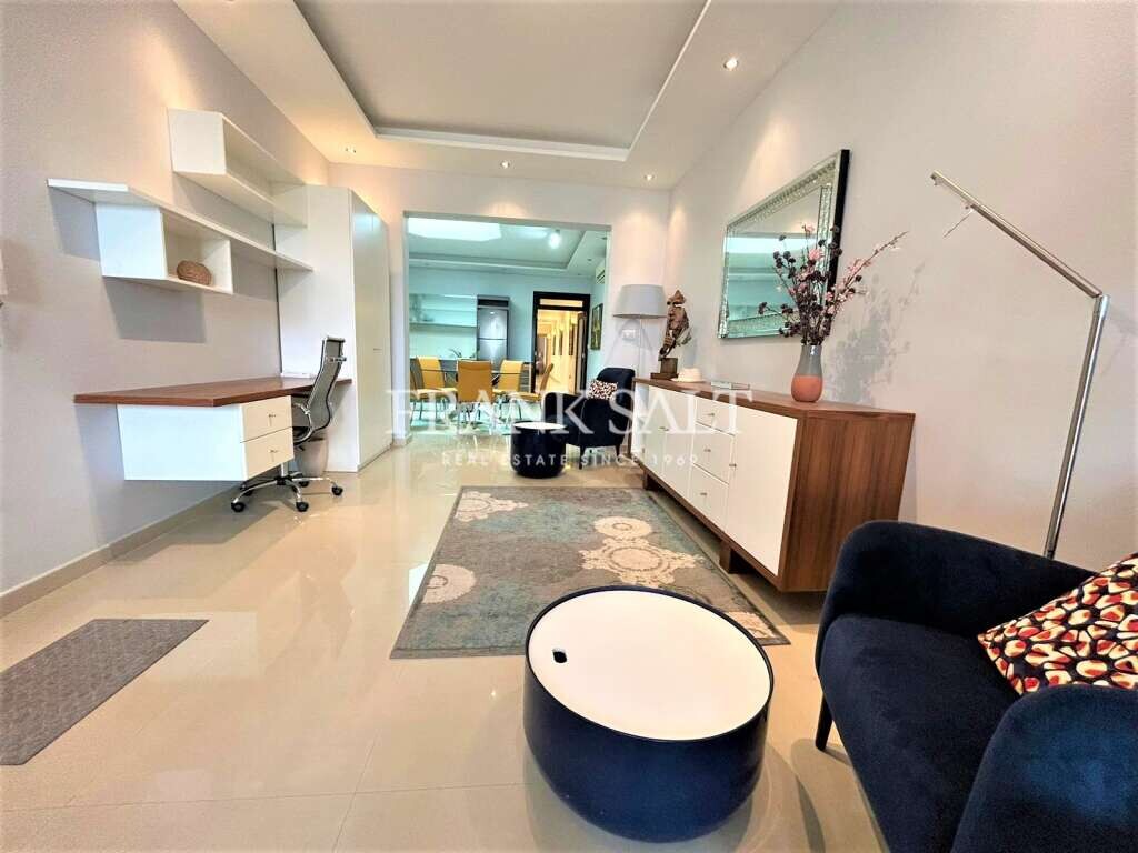 Sliema, 3 Bedrooms Bedrooms, ,1 BathroomBathrooms,For Sale,FRSA-045624