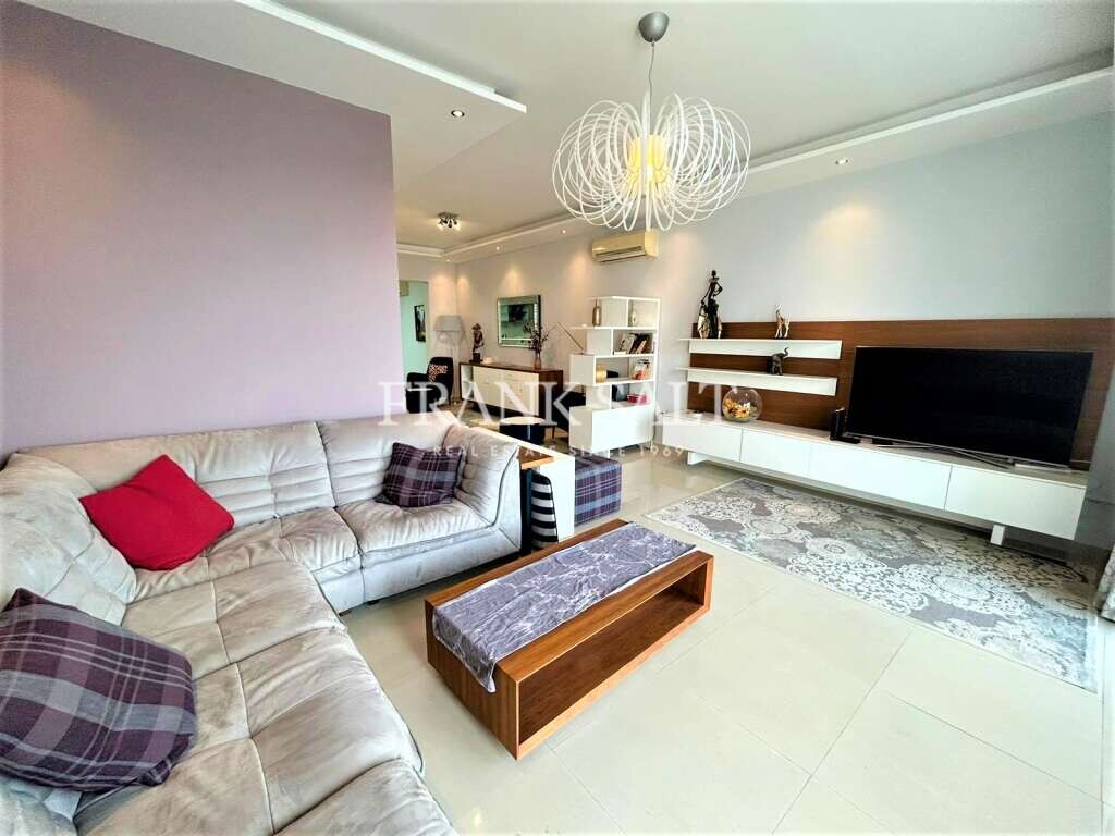 Sliema, 3 Bedrooms Bedrooms, ,1 BathroomBathrooms,For Sale,FRSA-045624