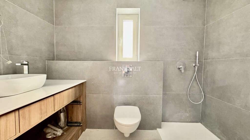 Bahar ic-Caghaq, 3 Bedrooms Bedrooms, ,1 BathroomBathrooms,For Sale,FRSA-042123