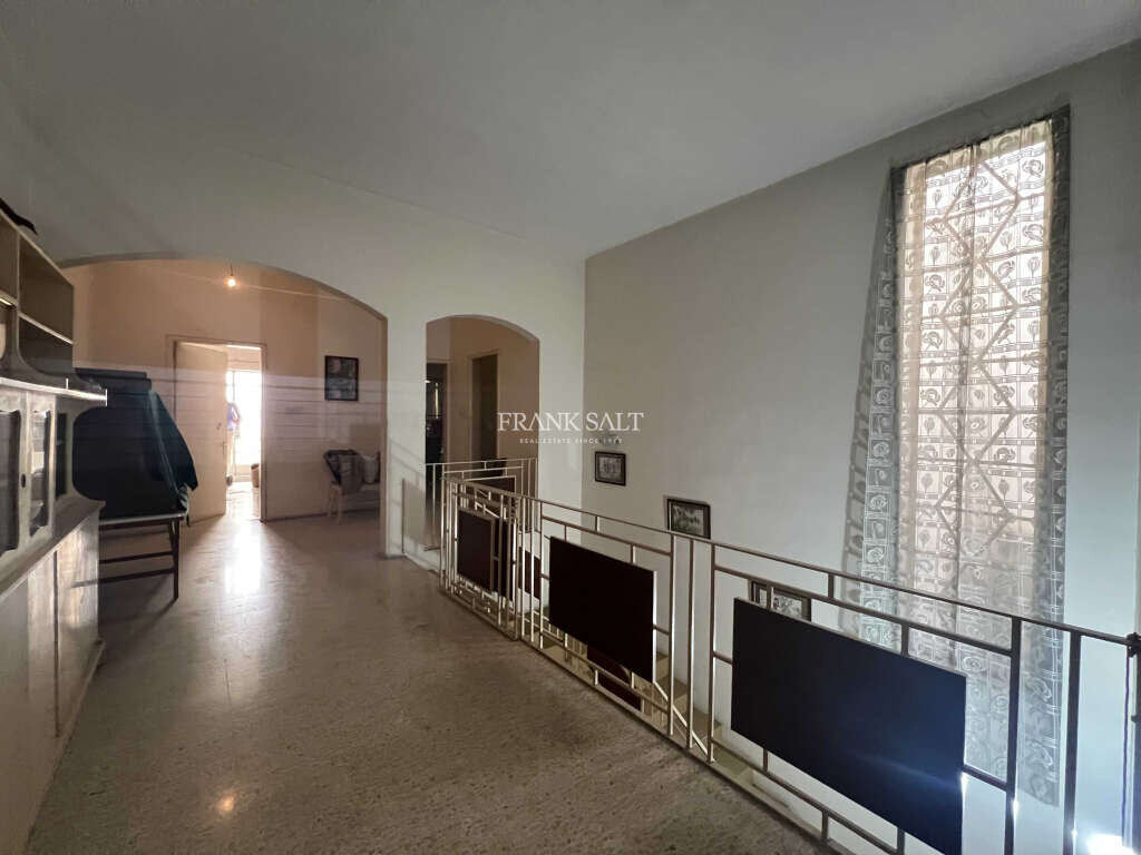 Zejtun, 4 Bedrooms Bedrooms, ,3 BathroomsBathrooms,For Sale,FRSA-427457