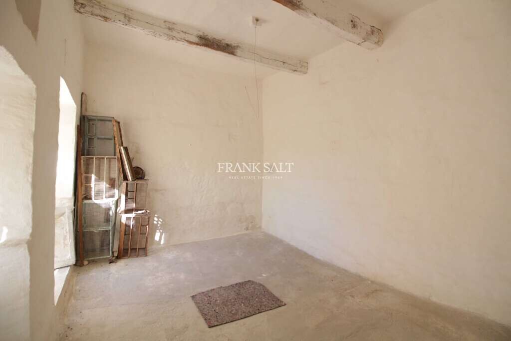 Mosta, 3 Bedrooms Bedrooms, ,1 BathroomBathrooms,For Sale,FRSA-427444