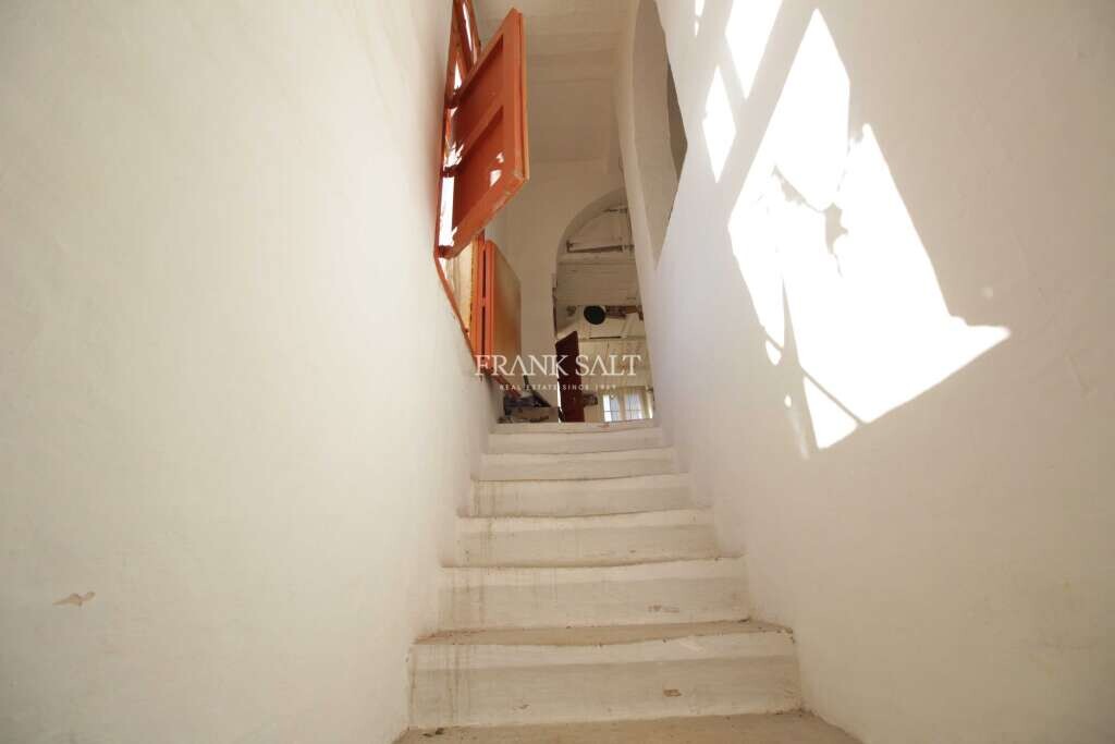 Mosta, 3 Bedrooms Bedrooms, ,1 BathroomBathrooms,For Sale,FRSA-427444